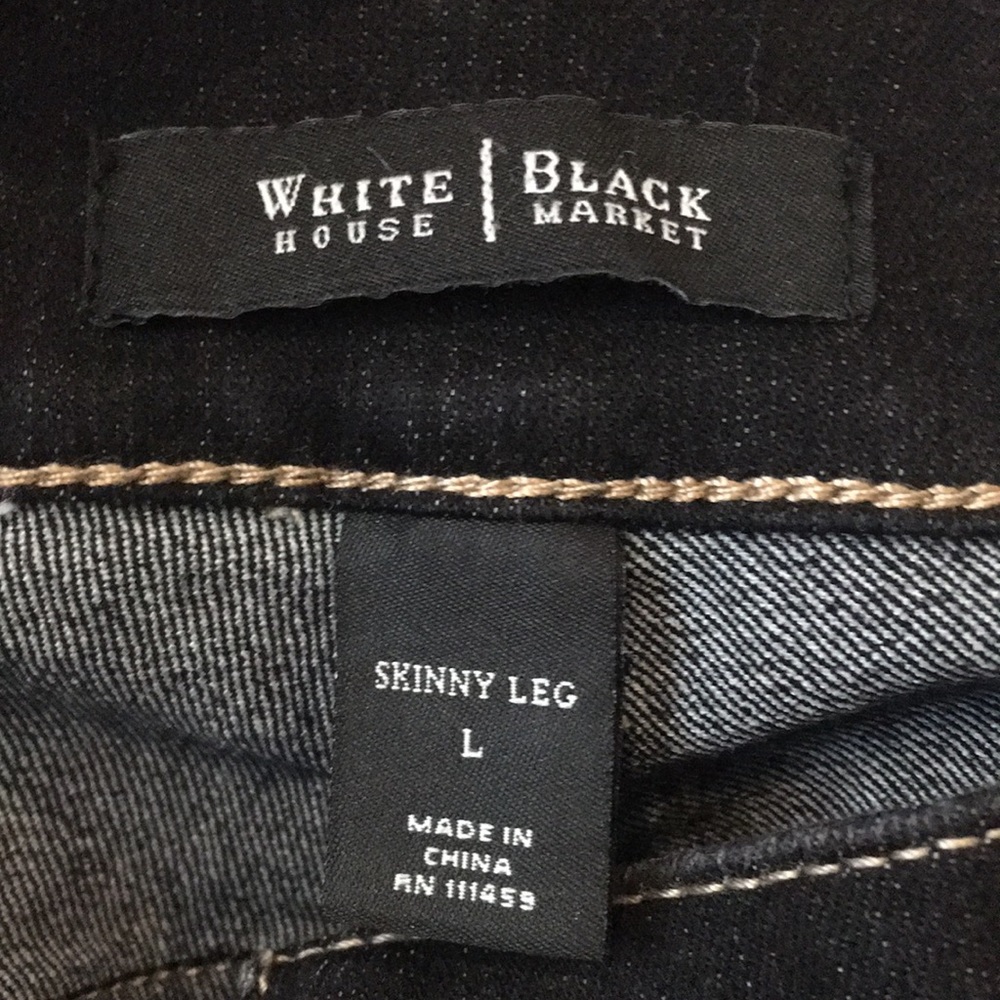 White House Black Market Black skinny leg Cropped